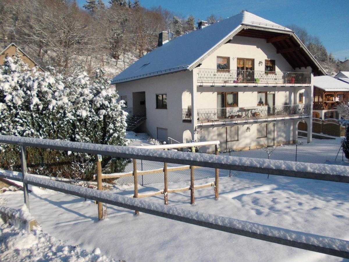 Sun Kissed Apartment In Lirstal With Garden Exterior photo
